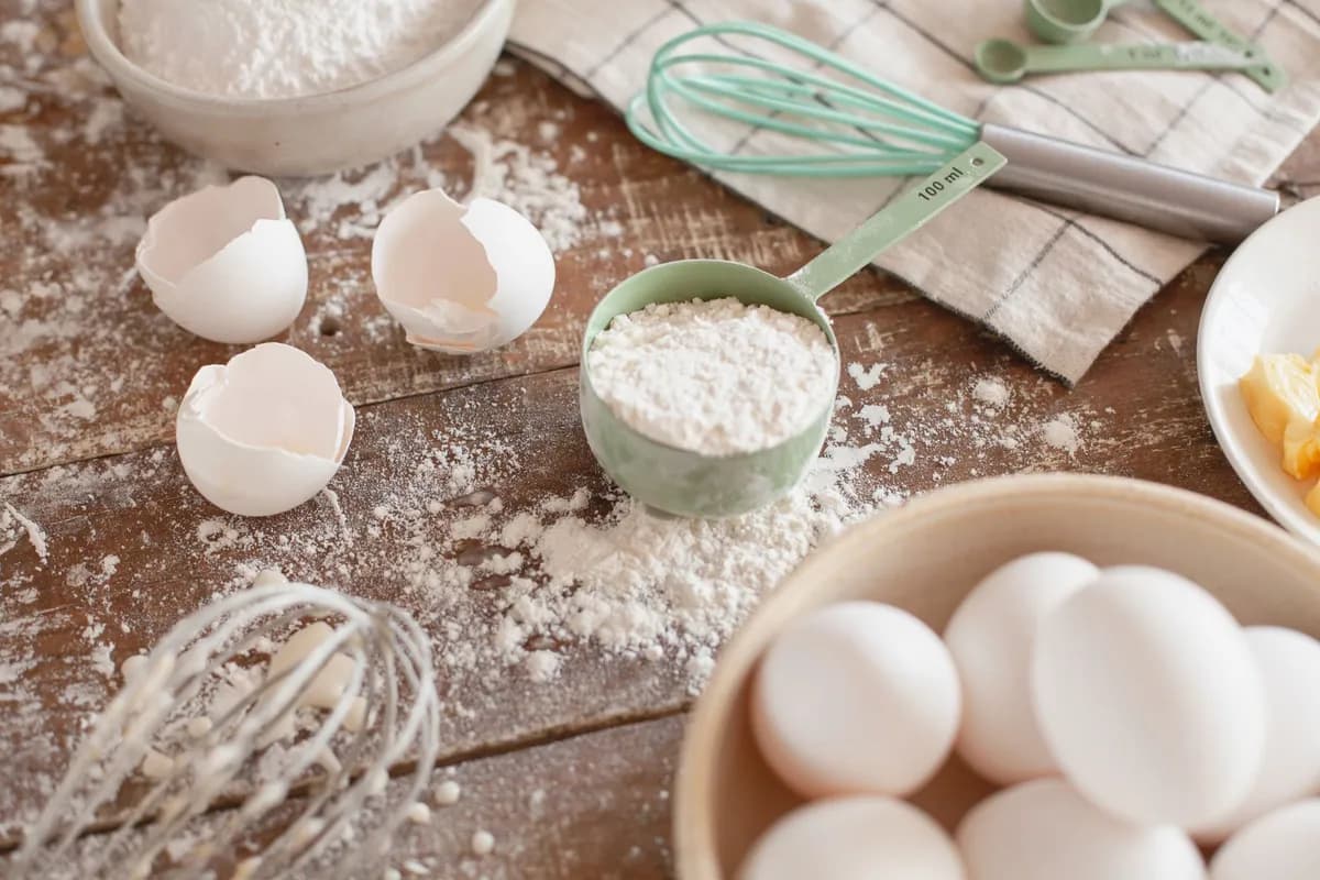 Équivalences de mesures en cuisine : cuillères, tasses et grammes